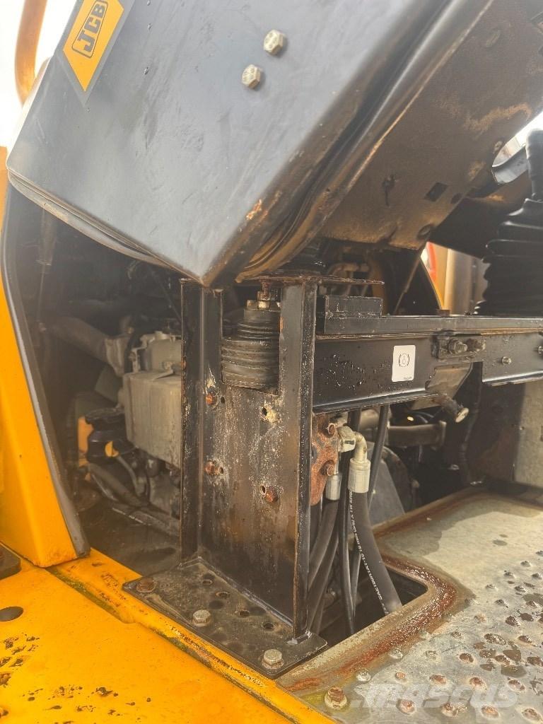 JCB 6 T-1 Ne cestni demperji