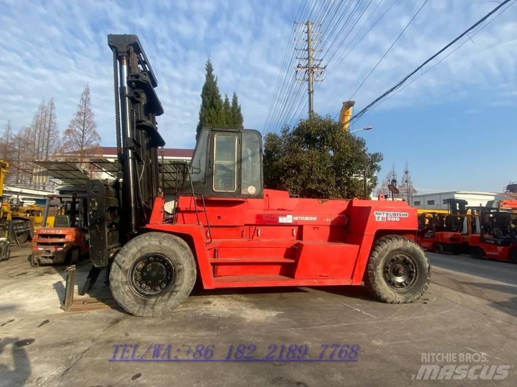 Mitsubishi FD300 Teleskopski viličarji