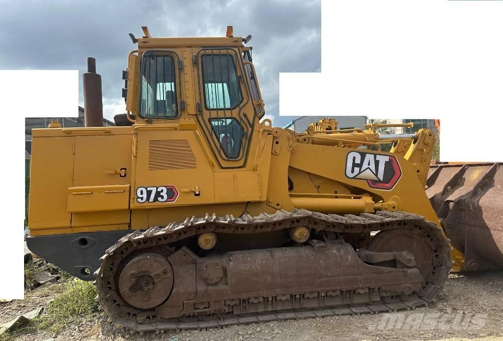 CAT 973 Kolesni nakladalci