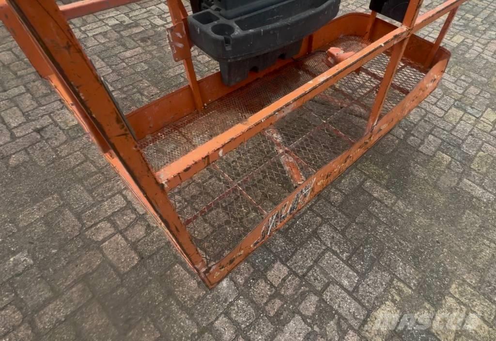 JLG 450 AJ Zglobne dvižne ploščadi