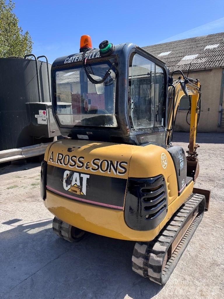 CAT 302.5 Mini bagri <7t