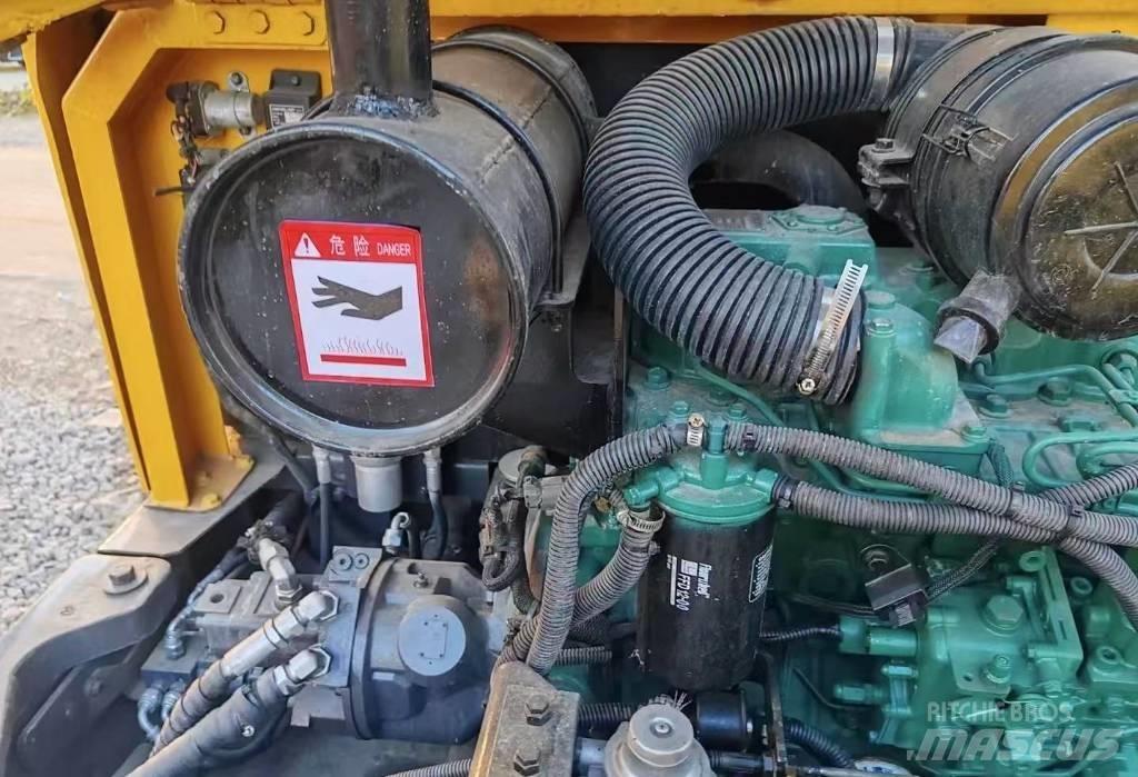 Volvo EC 60 Bagri goseničarji