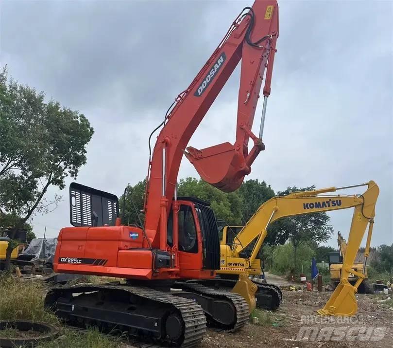Doosan DX225LC-9C Bagri goseničarji