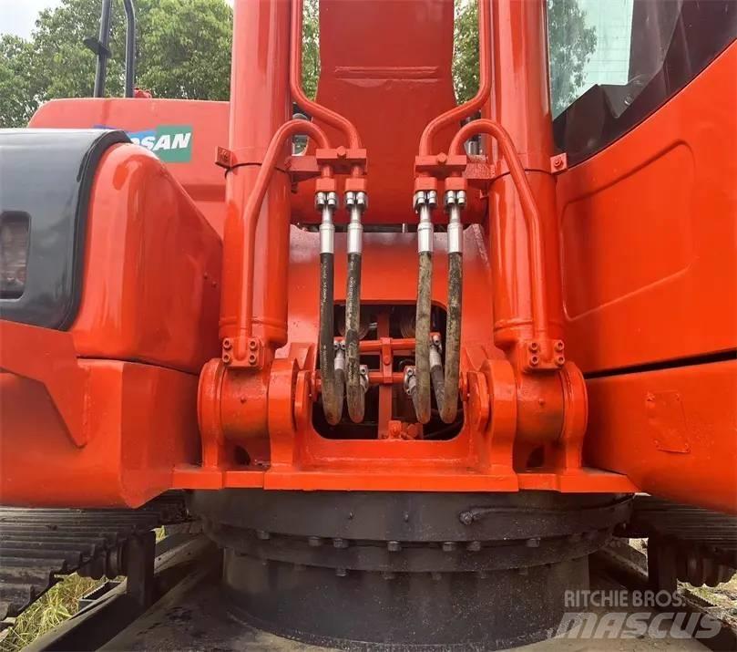 Doosan DX225LC-9C Bagri goseničarji