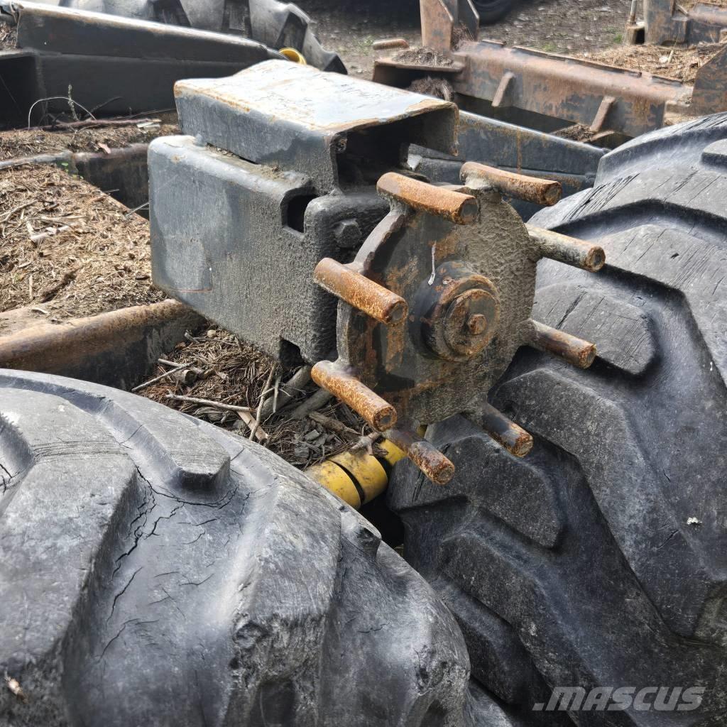 Valtra N 134 Forest Traktorji