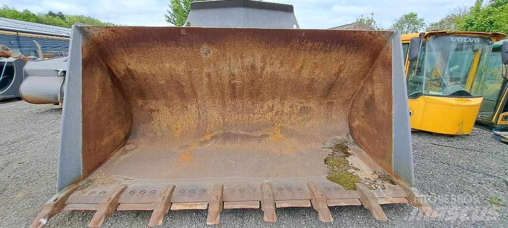 Volvo L 220 H Kolesni nakladalci