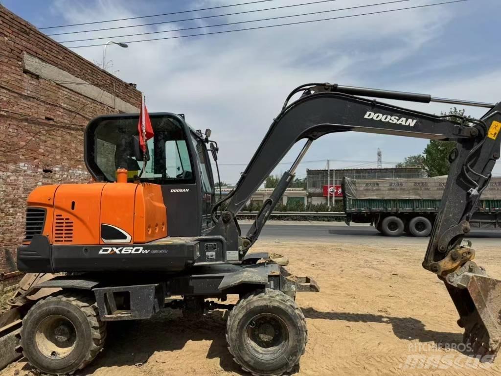 Doosan DX 60 Mini bagri <7t