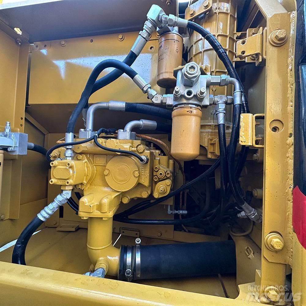 CAT 323 D L Bagri goseničarji