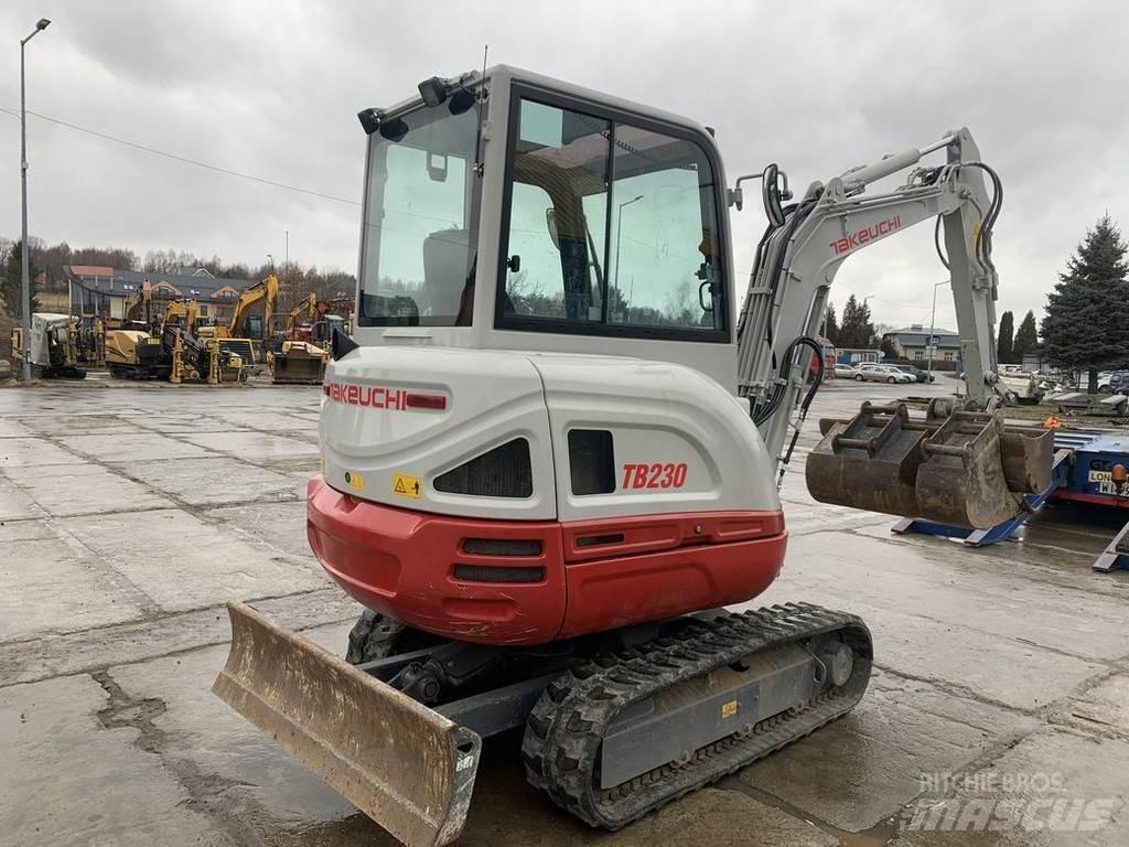 Takeuchi TB230 V3 Mini bagri <7t