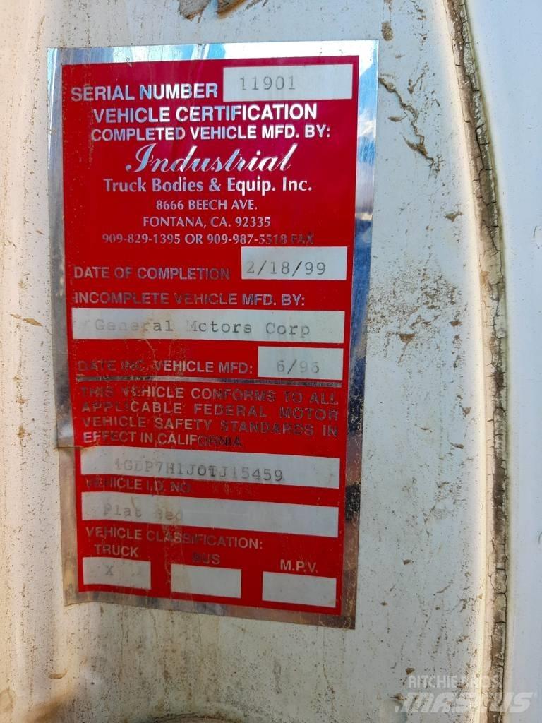GMC C 7 Tovornjaki s kesonom/platojem