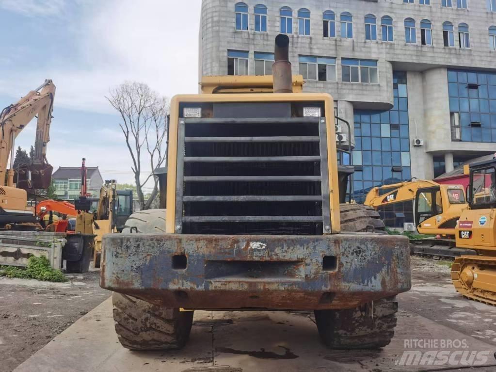 Komatsu WA 500-3 Kolesni nakladalci