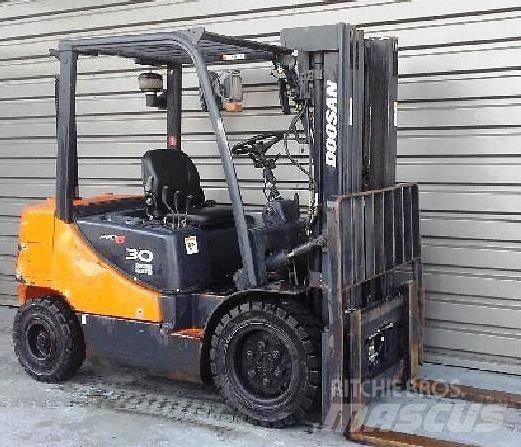 Doosan D30 S-5 Dizelski viličarji