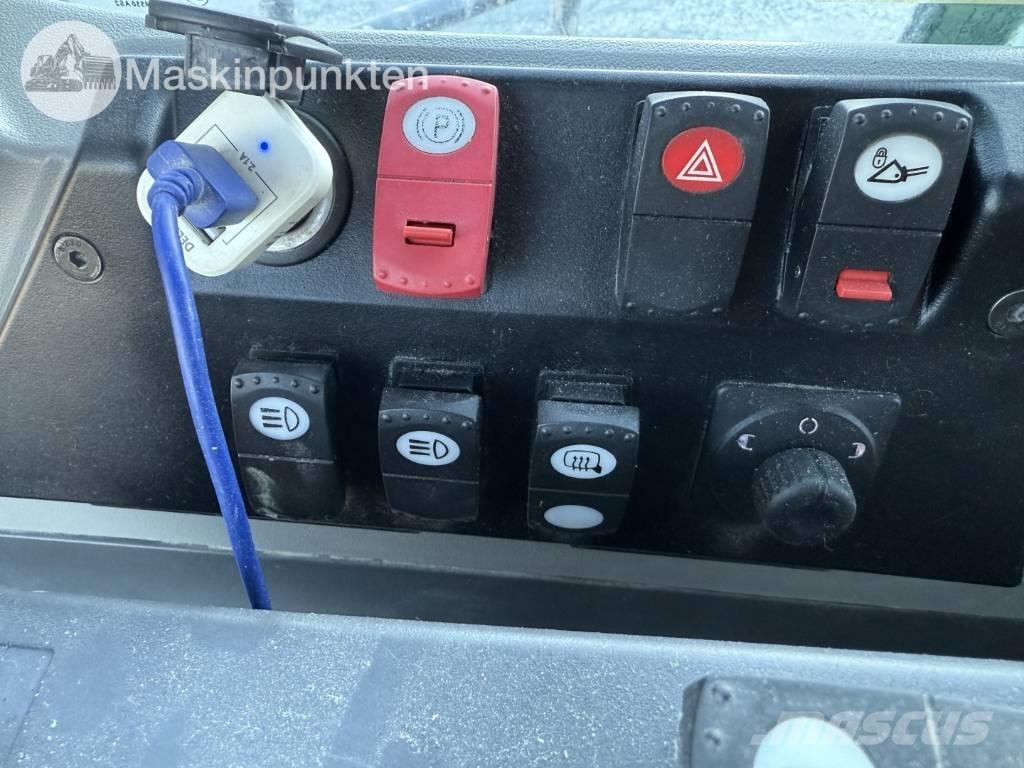 CAT 982 M Kolesni nakladalci