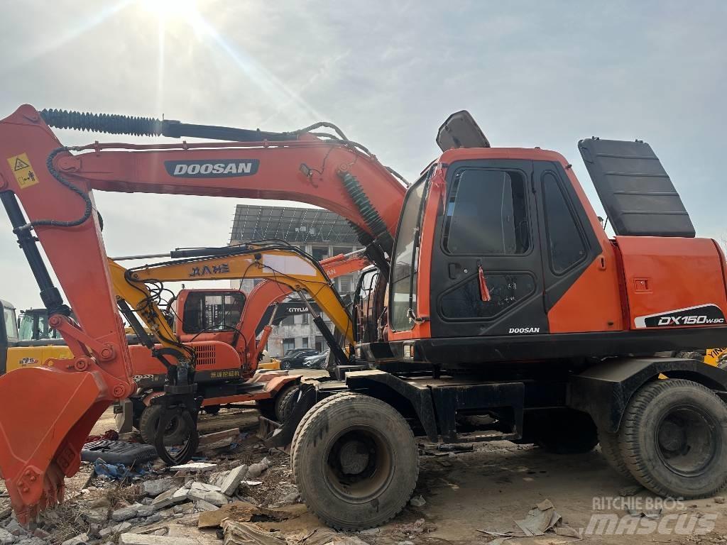 Doosan 150 Bagri na kolesih