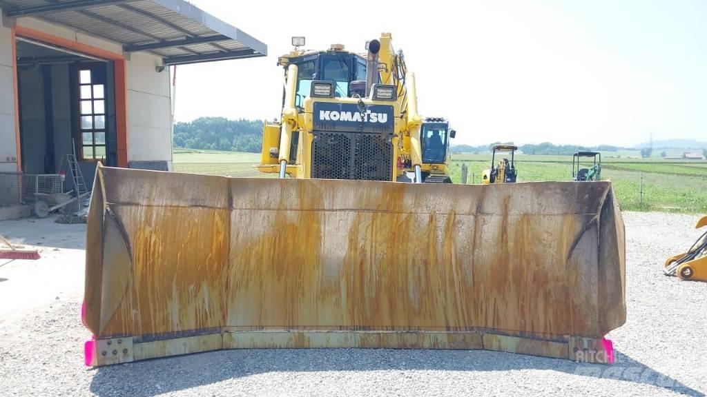 Komatsu D 65 PX-18 Buldožerji goseničarji