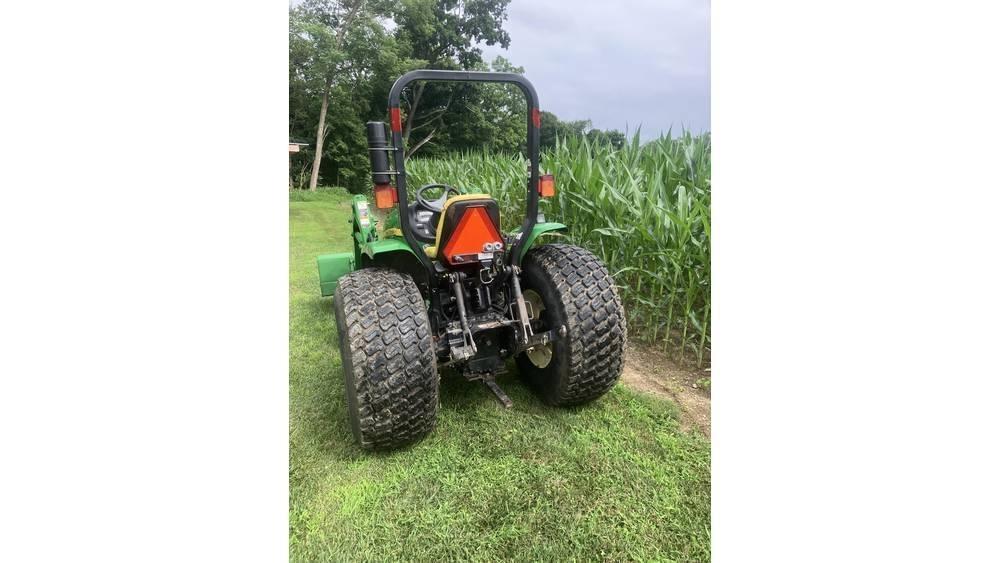 John Deere 4105 Traktorji