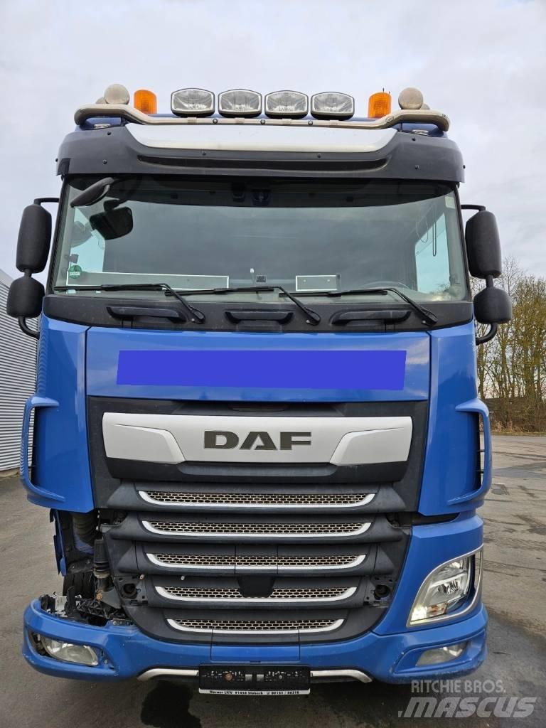 DAF XF 530 Unfall Vlačilci