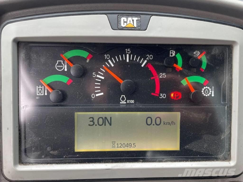 CAT 966M XE Kolesni nakladalci