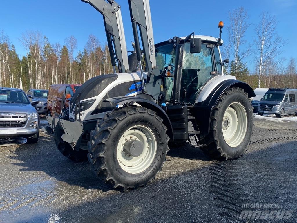 Valtra T 174 Traktorji