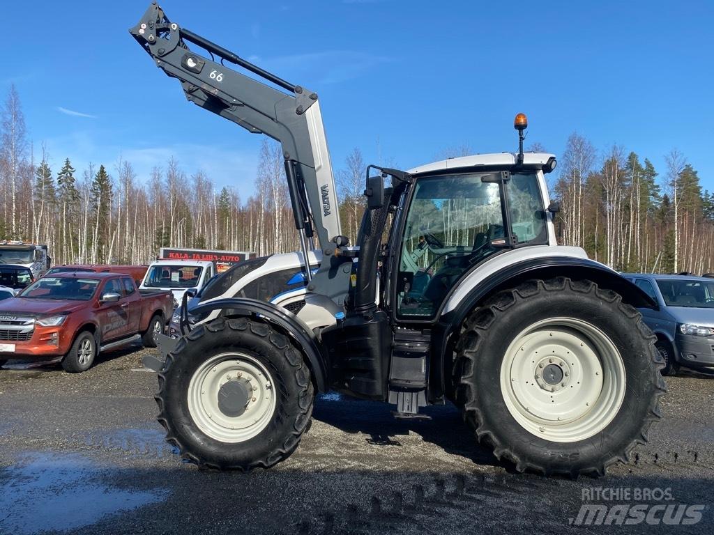 Valtra T 174 Traktorji