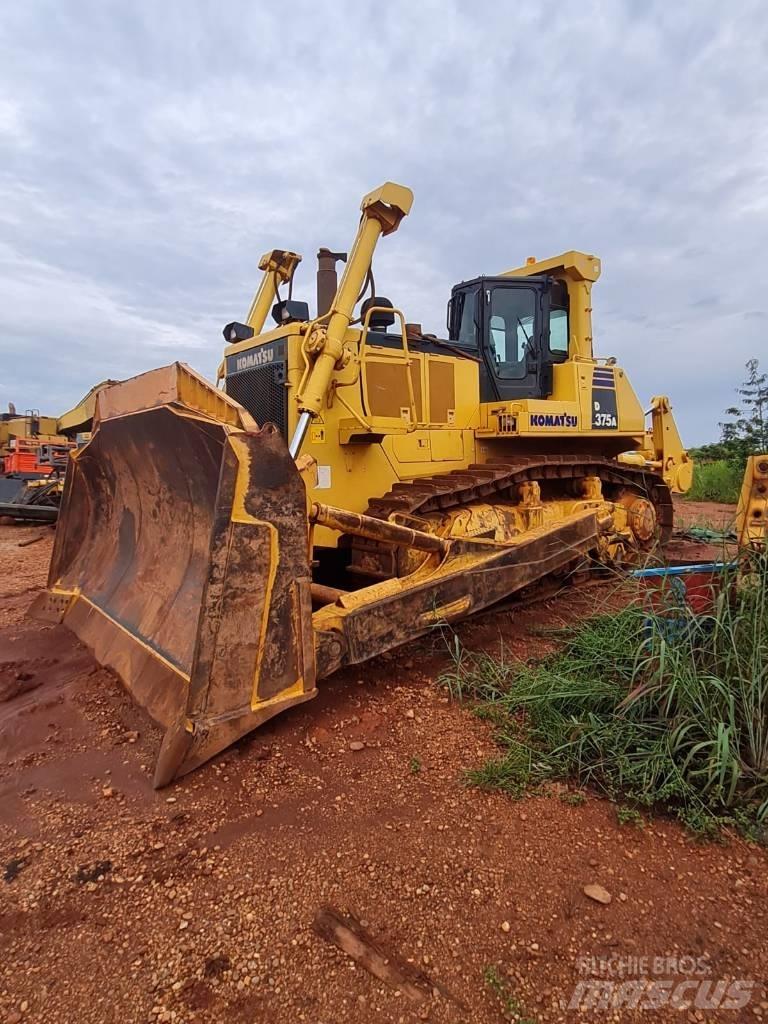 Komatsu D 375 A Buldožerji goseničarji