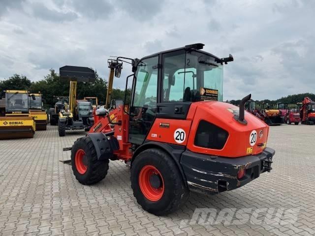 Kubota R 090 Kolesni nakladalci