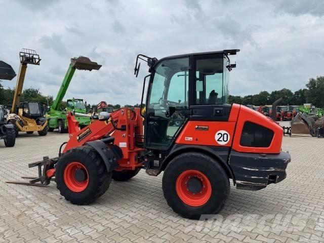 Kubota R 090 Kolesni nakladalci
