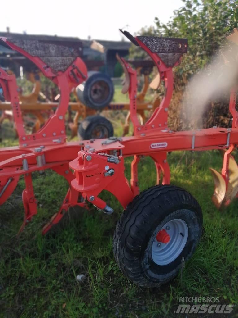 Maschio UNICO M 4+1 Obračalni plugi