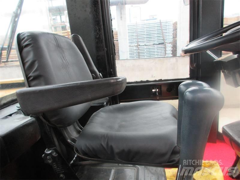 CAT 938G Kolesni nakladalci