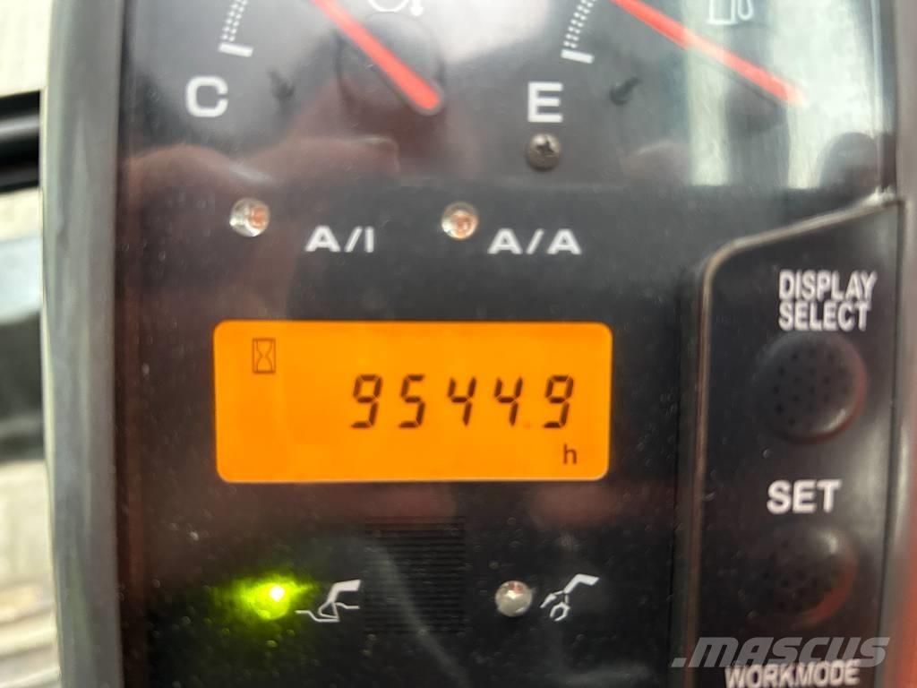 Hitachi ZX 135 US Bagri goseničarji