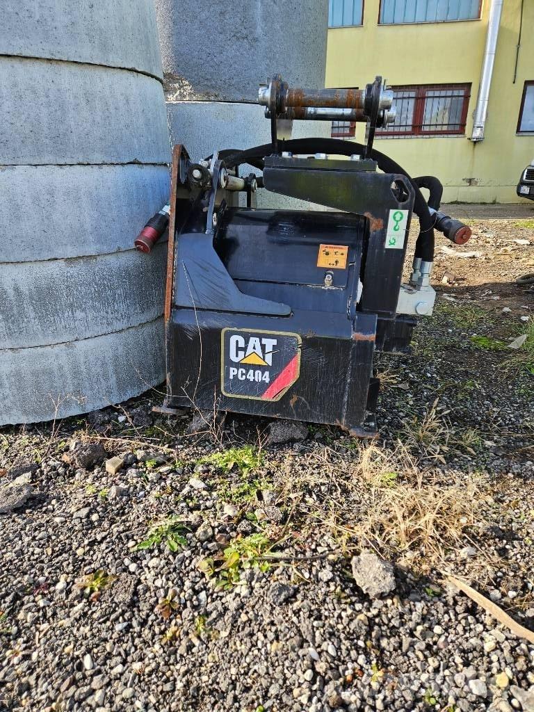 CAT PC 404 Ravnalniki