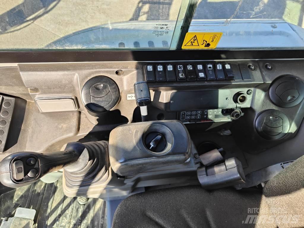 Takeuchi TB 230 Mini bagri <7t