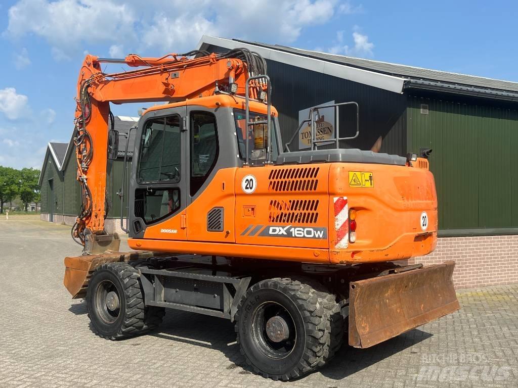 Doosan DX 160 W-3 Bagri na kolesih