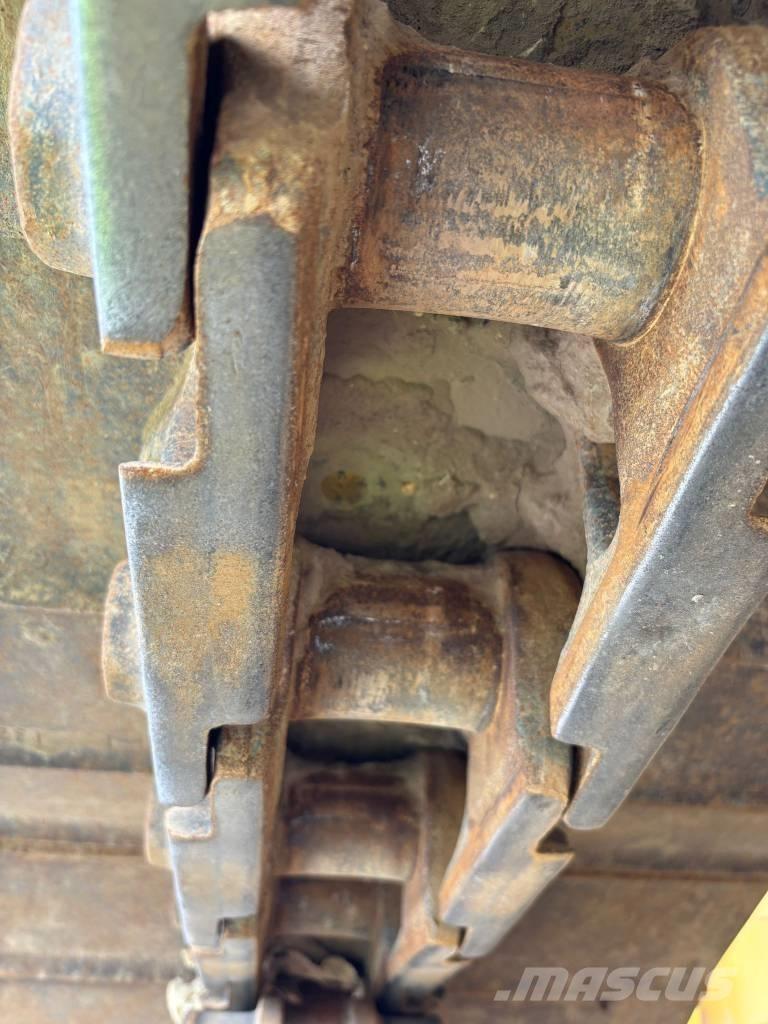 CAT D 6 N LGP Buldožerji goseničarji