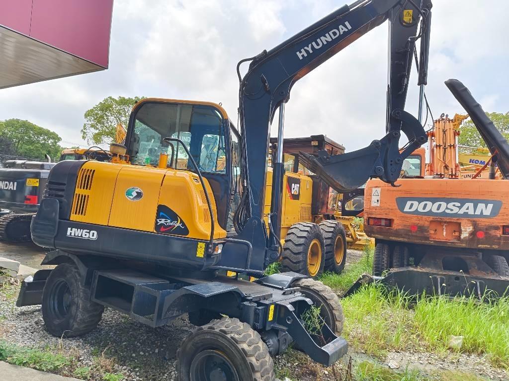 Hyundai R60W Bagri na kolesih