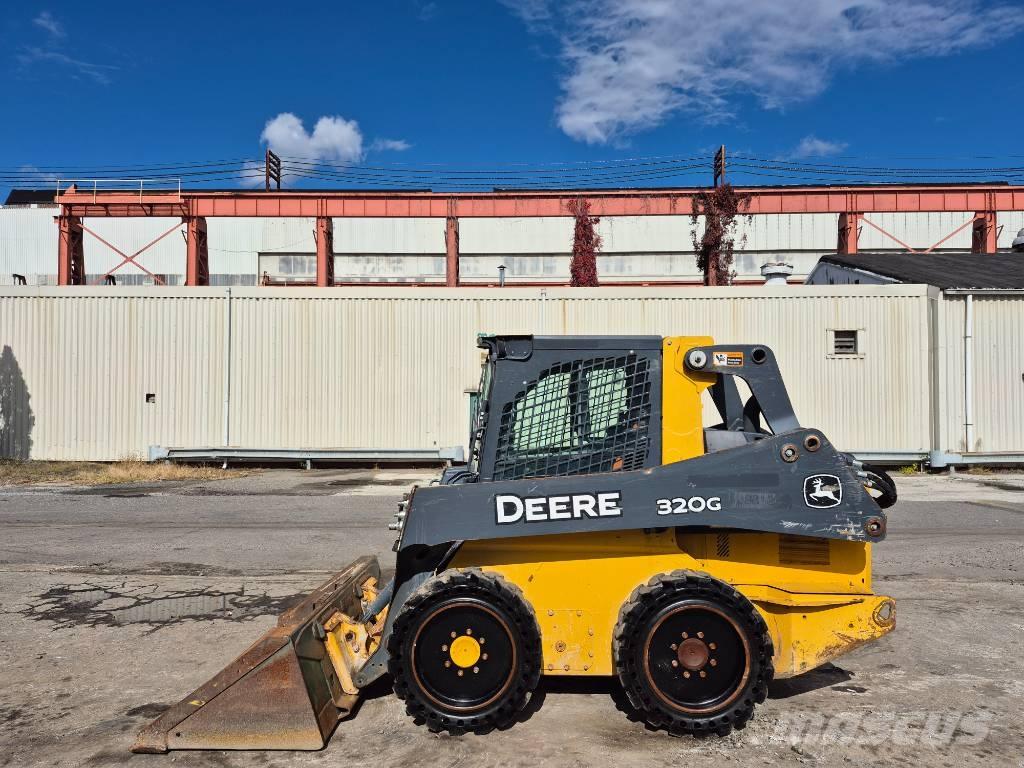 John Deere 320 Skid steer mini nakladalci