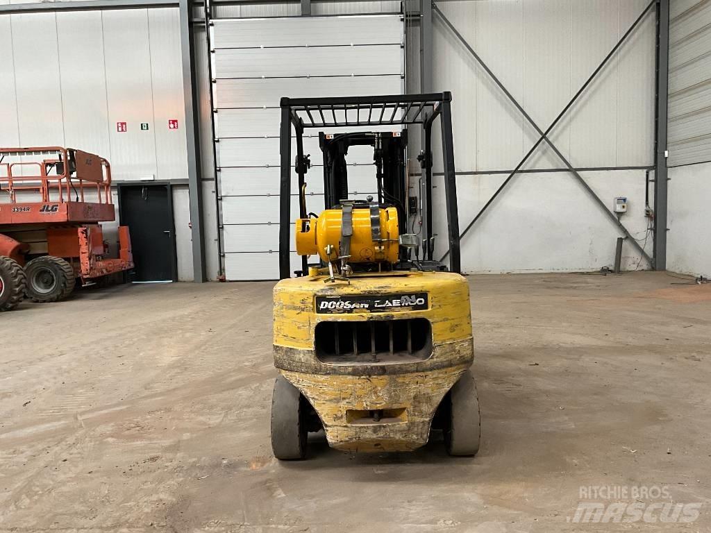 Doosan G 25 P-3 Plinski viličarji