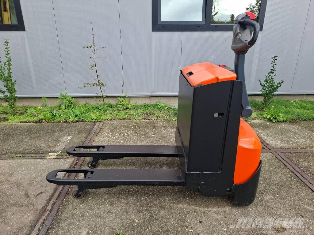 BT LWE 160 Električni nizko dvižni viličar