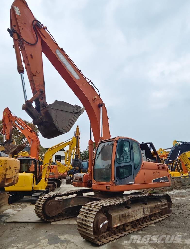 Doosan DX 300 LC Bagri goseničarji