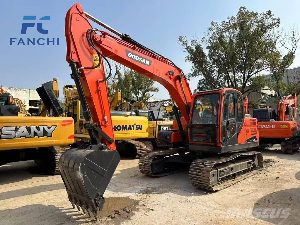 Doosan DX 140 Bagri goseničarji