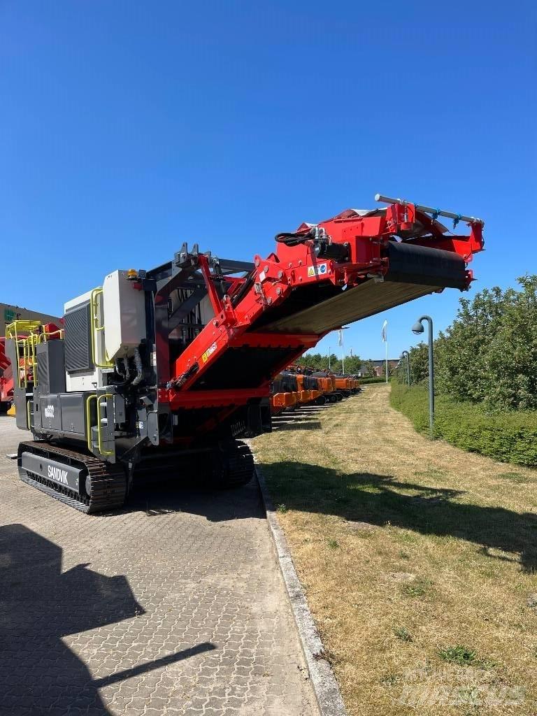 Sandvik QH 332 Mobilni drobilniki
