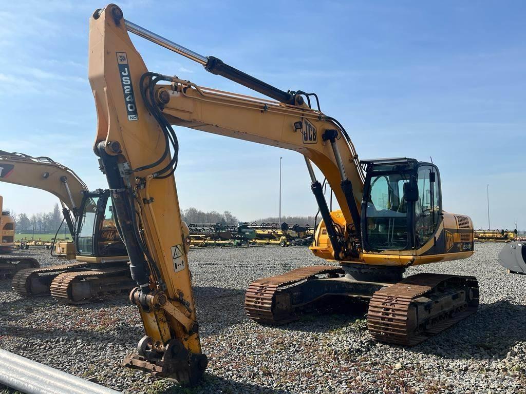 JCB 240NLC Bagri goseničarji