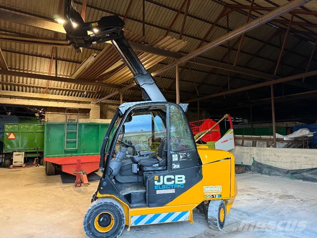 JCB 30-19 E Električni viličarji