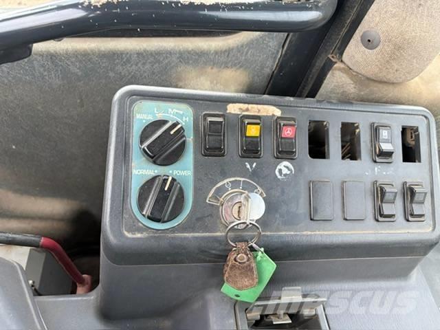 Komatsu WA 470-5H Kolesni nakladalci