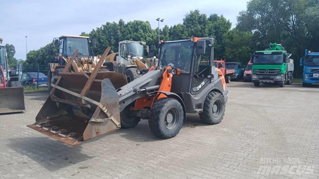 Hitachi ZW 75 Kolesni nakladalci