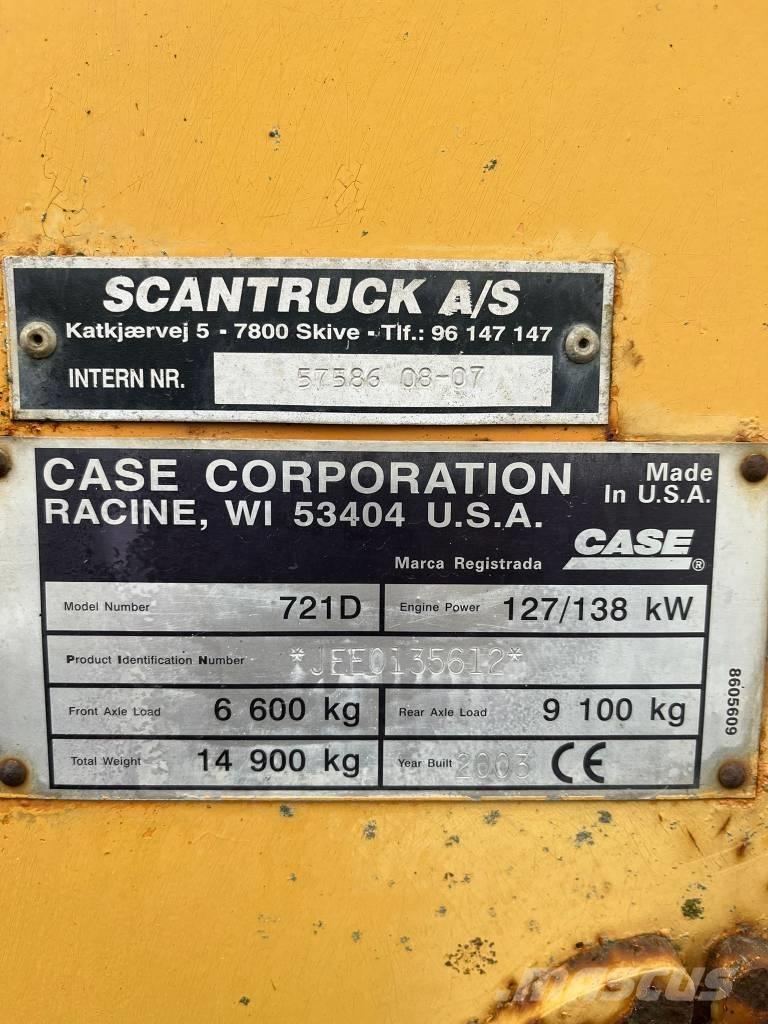 CASE 721 D Kolesni nakladalci