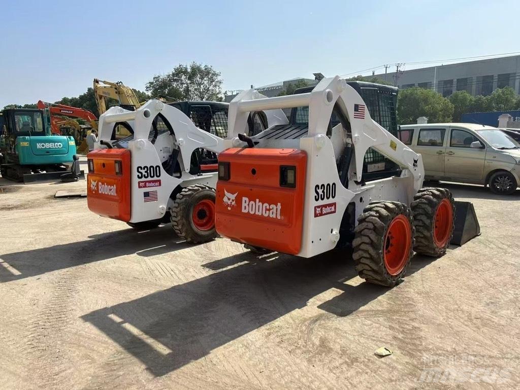 Bobcat S300 Skid steer mini nakladalci
