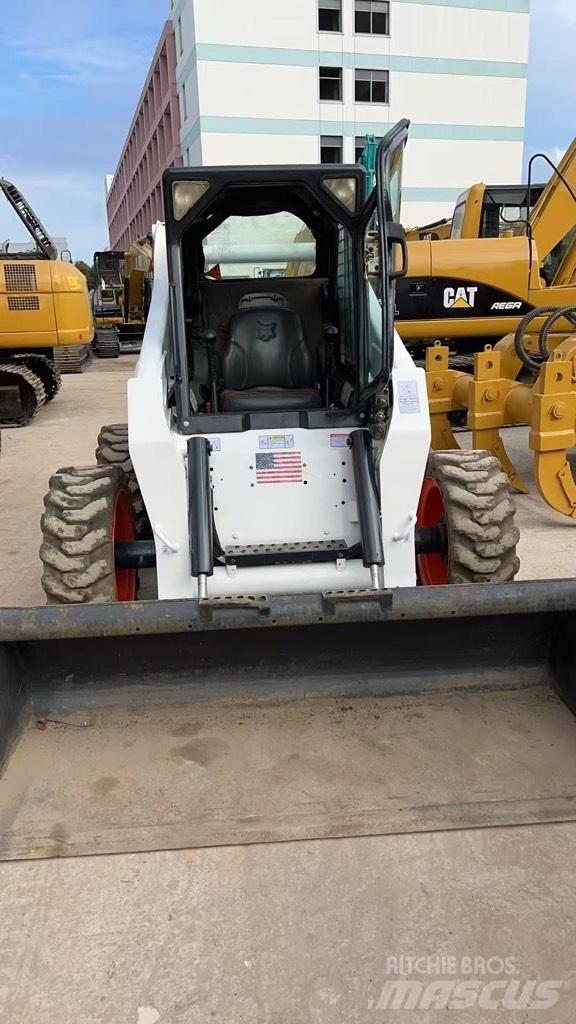 Bobcat S300 Skid steer mini nakladalci