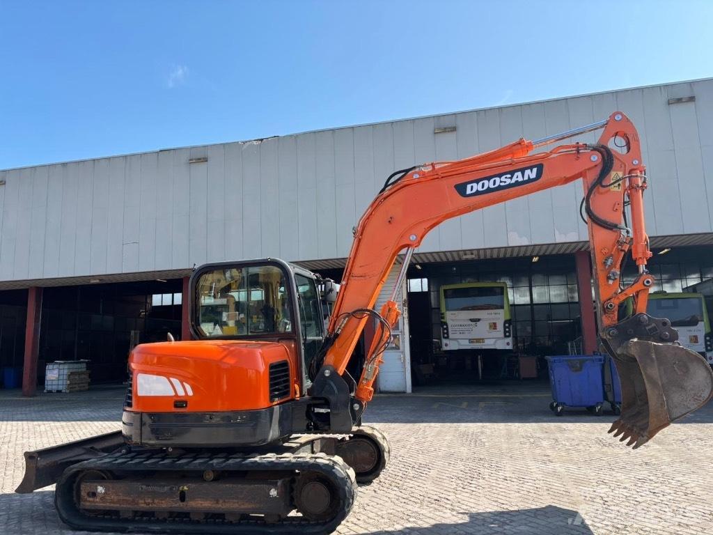 Doosan DX 80 R Midi bagri 7t – 12t