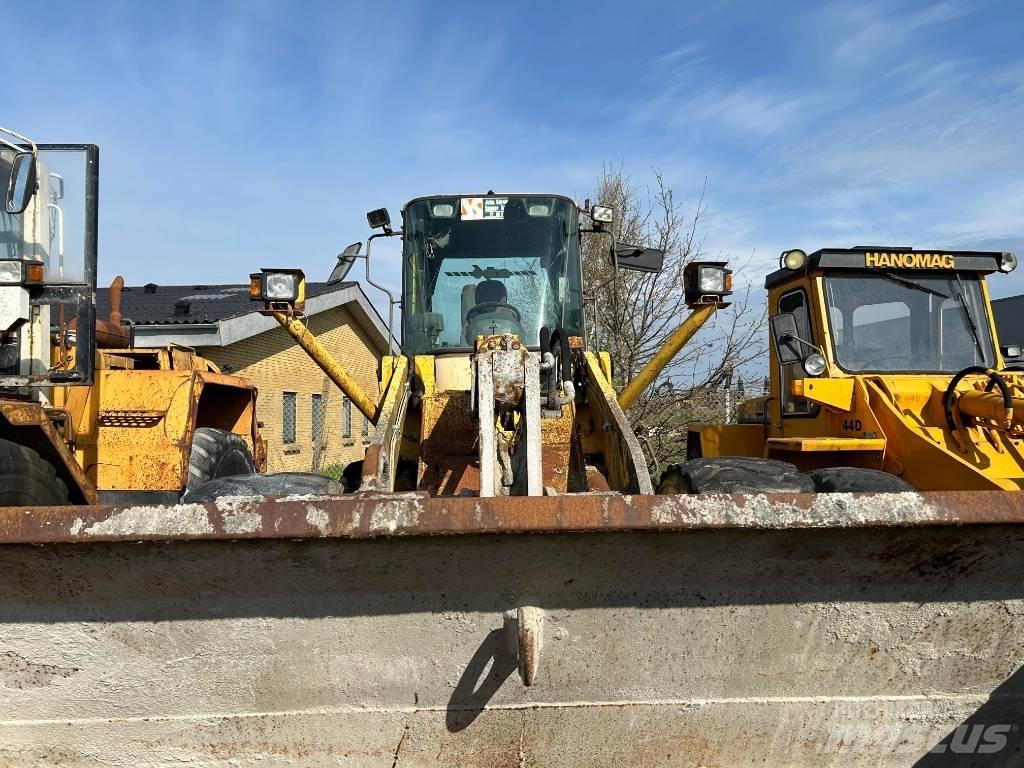Komatsu WA 420 Kolesni nakladalci